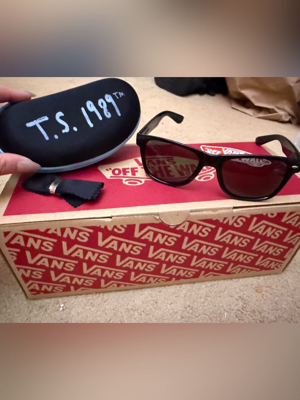 Taylor Swift Original 1989 Black Sunglasses with Case